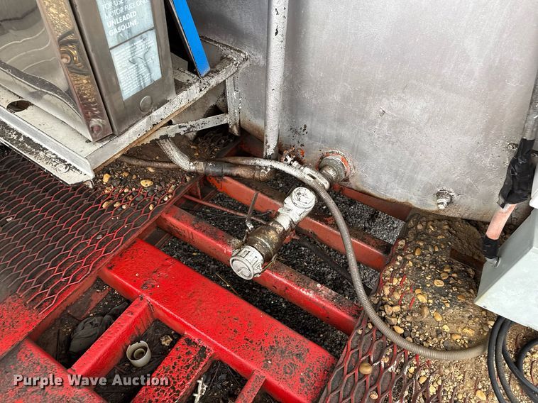 image for item ED5500 1965 Lufkin SPL Hi Tensile flatbed trailer with tank