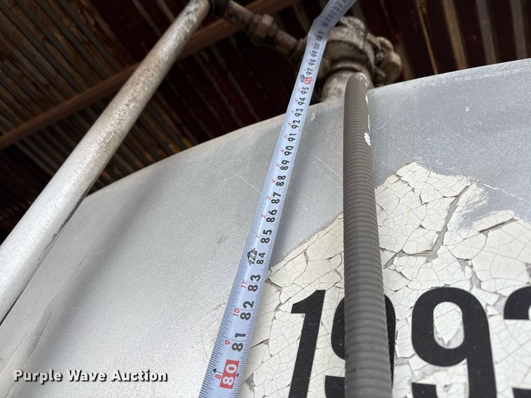 image for item ED5500 1965 Lufkin SPL Hi Tensile flatbed trailer with tank