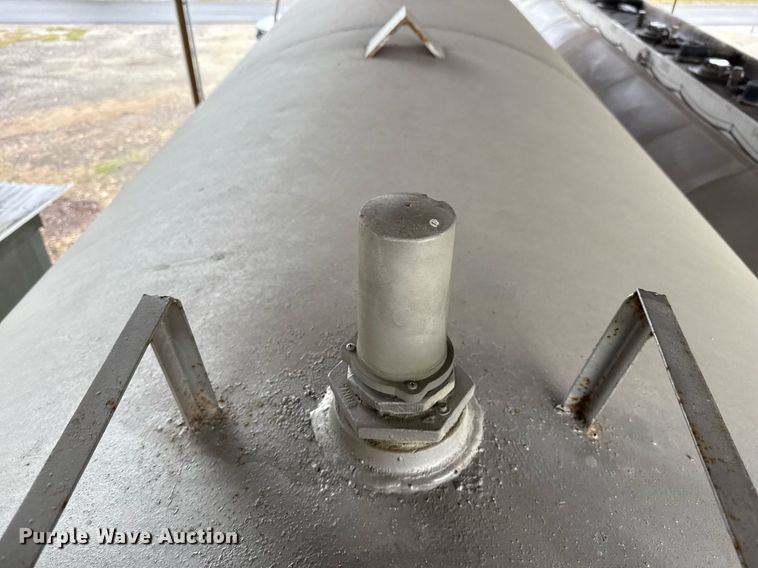 image for item ED5500 1965 Lufkin SPL Hi Tensile flatbed trailer with tank