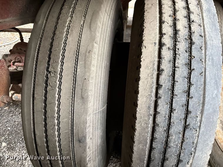 image for item ED5500 1965 Lufkin SPL Hi Tensile flatbed trailer with tank