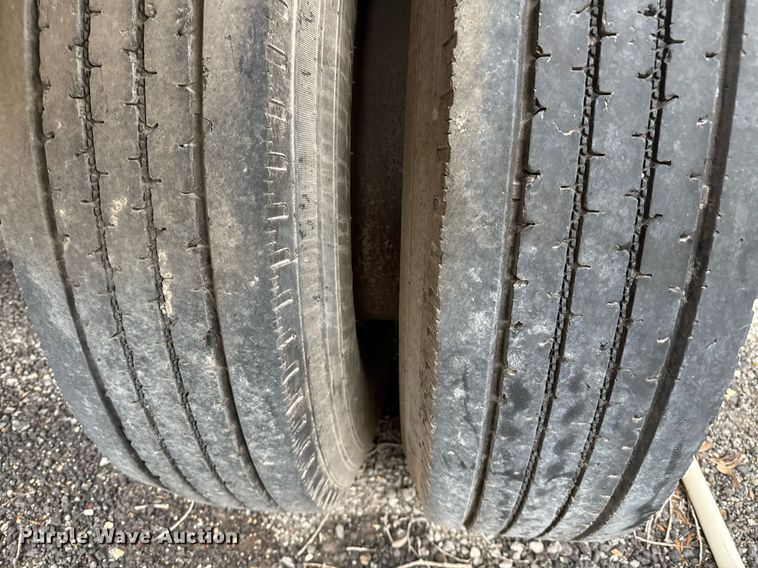 image for item ED5500 1965 Lufkin SPL Hi Tensile flatbed trailer with tank