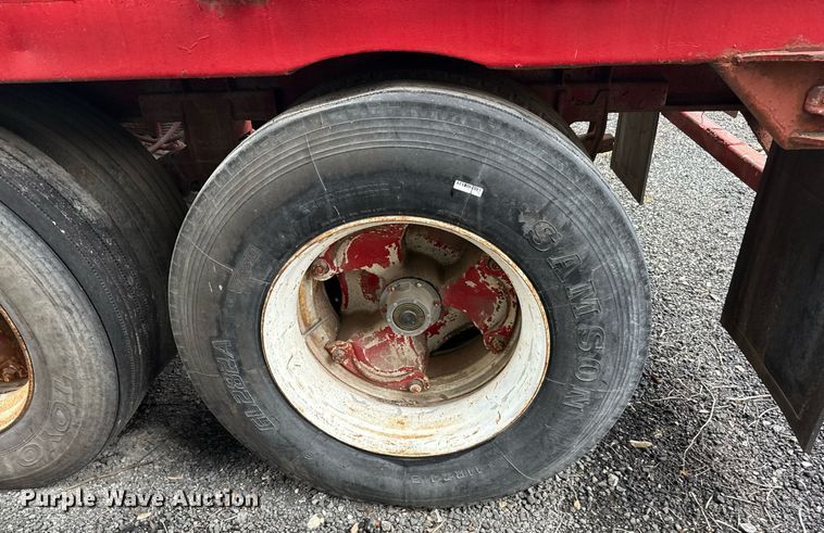 image for item ED5500 1965 Lufkin SPL Hi Tensile flatbed trailer with tank