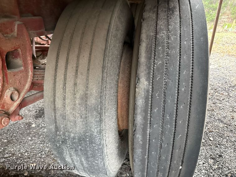 image for item ED5500 1965 Lufkin SPL Hi Tensile flatbed trailer with tank