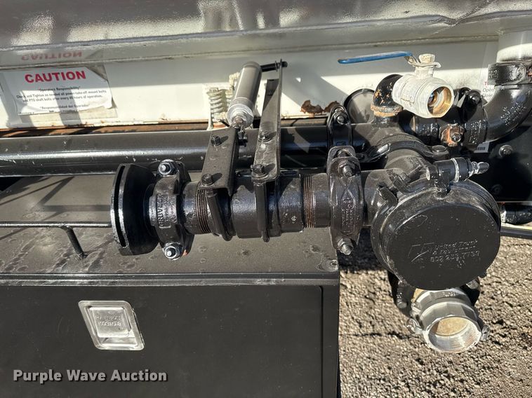 image for item EG2359 2009 International 7400 water truck