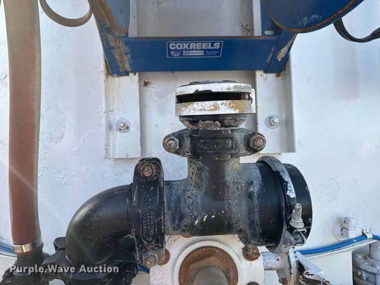 image for item EG2359 2009 International 7400 water truck