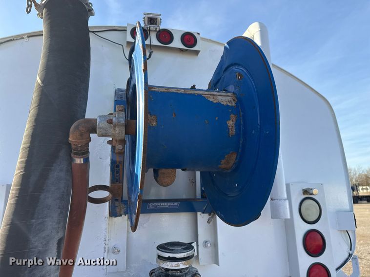 image for item EG2359 2009 International 7400 water truck