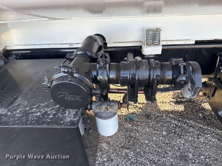 image for item EG2359 2009 International 7400 water truck