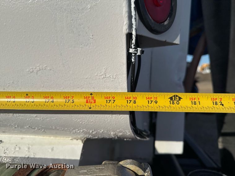 image for item EG2359 2009 International 7400 water truck