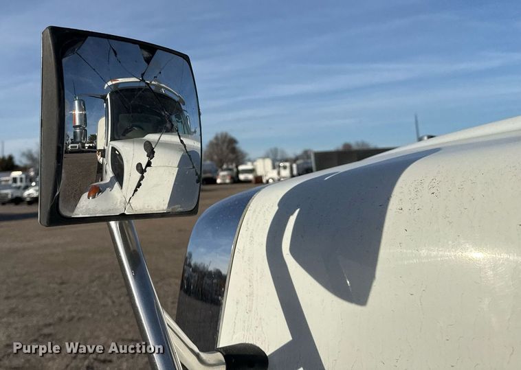 image for item EG2359 2009 International 7400 water truck