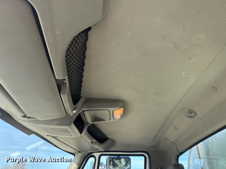 image for item EG2359 2009 International 7400 water truck