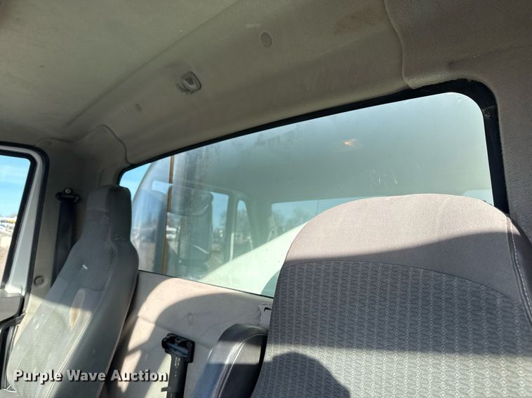 image for item EG2359 2009 International 7400 water truck