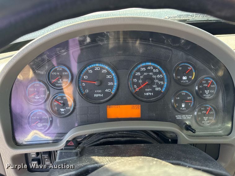 image for item EG2359 2009 International 7400 water truck