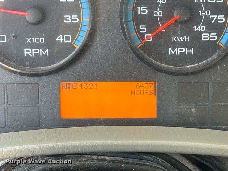 image for item EG2359 2009 International 7400 water truck