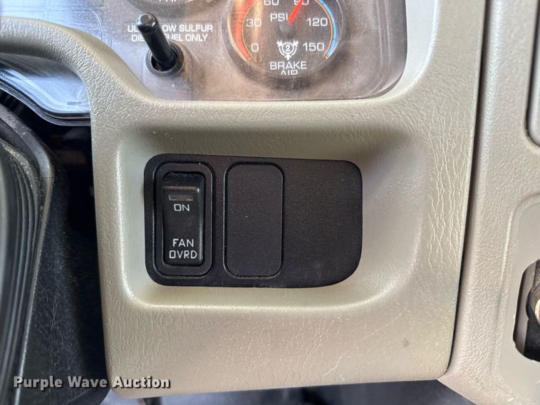 image for item EG2359 2009 International 7400 water truck