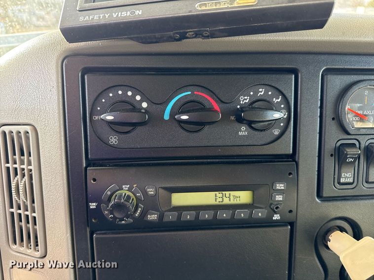 image for item EG2359 2009 International 7400 water truck