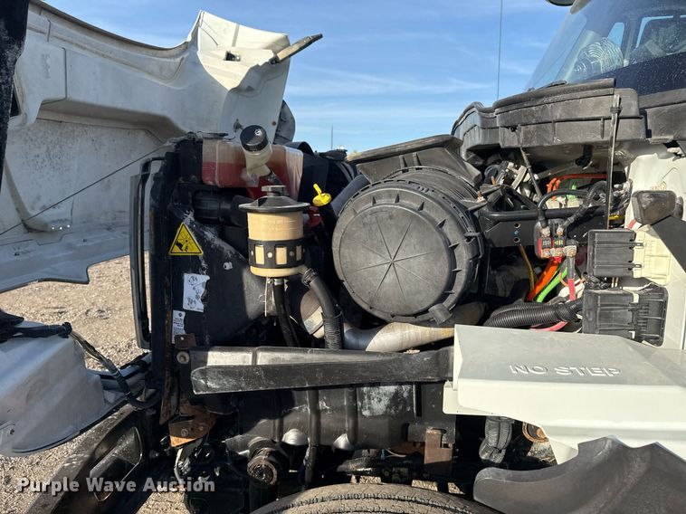 image for item EG2359 2009 International 7400 water truck