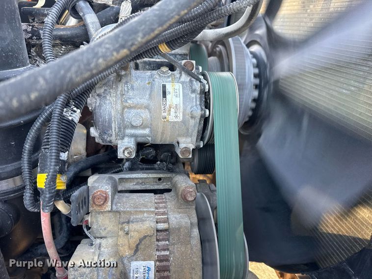 image for item EG2359 2009 International 7400 water truck