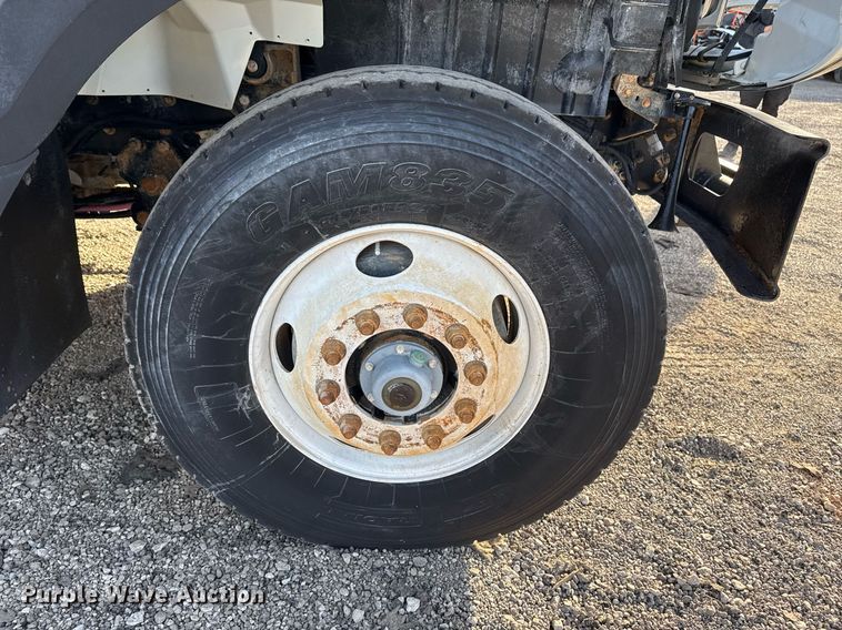 image for item EG2359 2009 International 7400 water truck