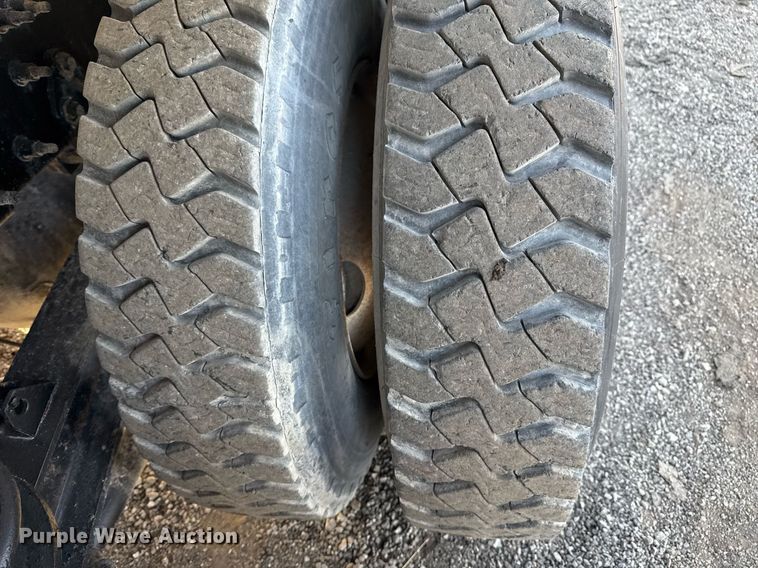 image for item EG2359 2009 International 7400 water truck