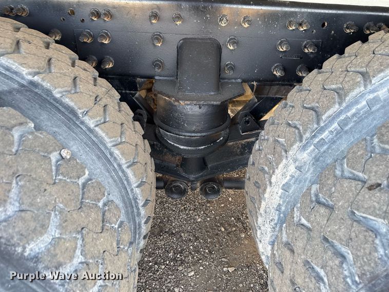 image for item EG2359 2009 International 7400 water truck