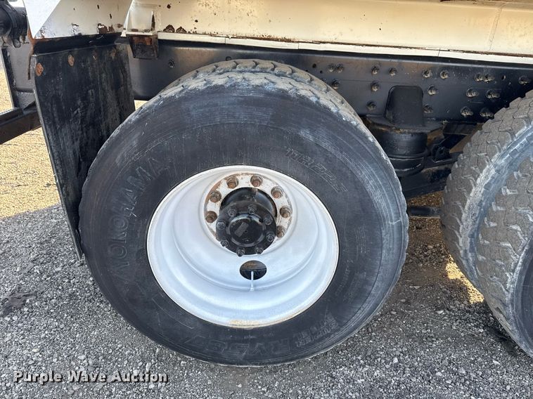 image for item EG2359 2009 International 7400 water truck