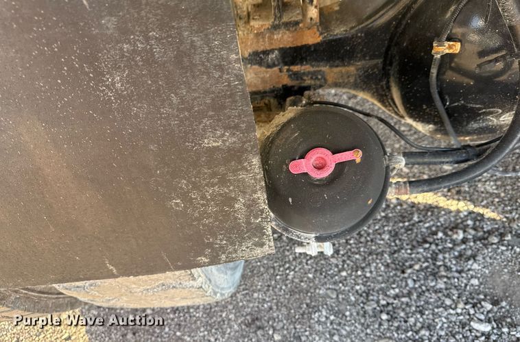 image for item EG2359 2009 International 7400 water truck