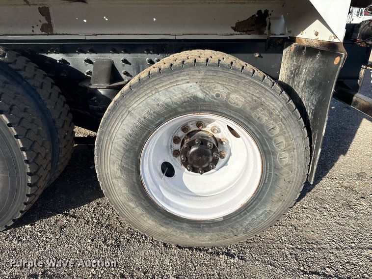 image for item EG2359 2009 International 7400 water truck