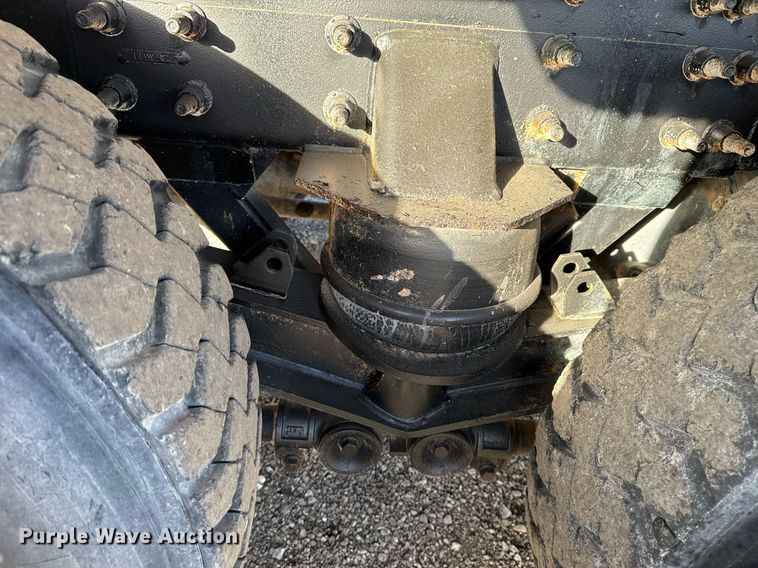 image for item EG2359 2009 International 7400 water truck