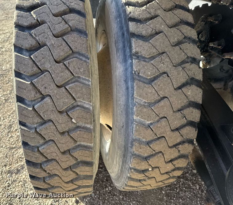 image for item EG2359 2009 International 7400 water truck