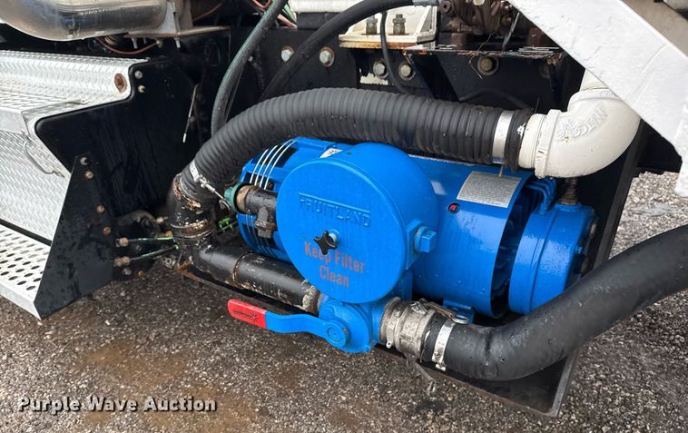 image for item EG2431 2007 Kenworth T800 vacuum truck