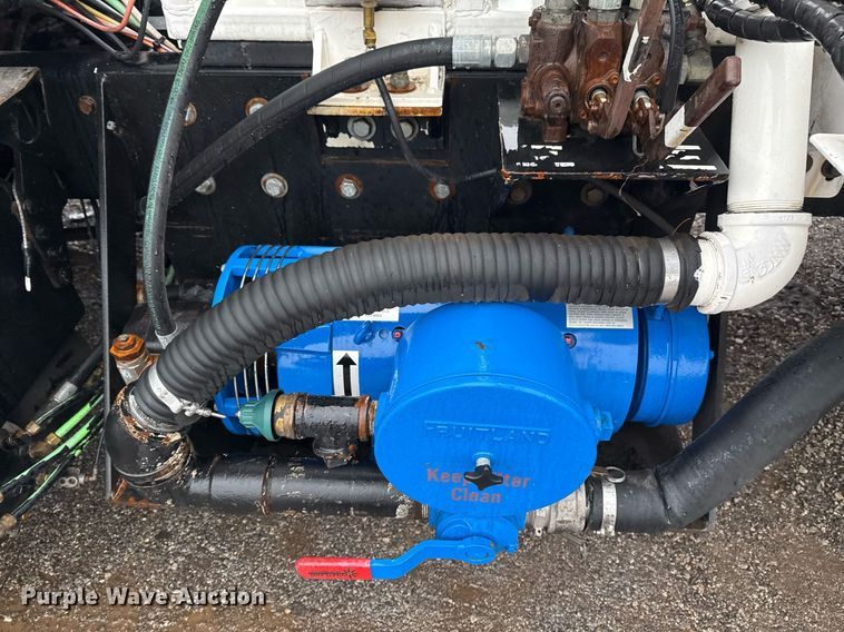 image for item EG2431 2007 Kenworth T800 vacuum truck