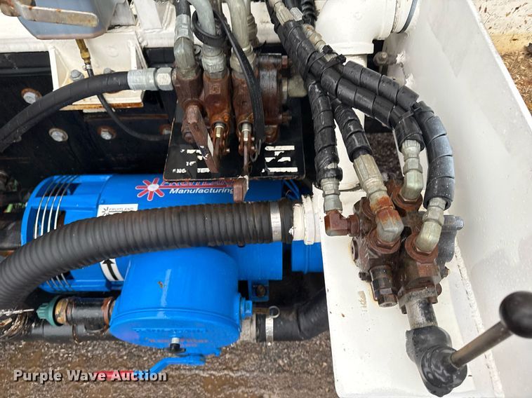 image for item EG2431 2007 Kenworth T800 vacuum truck