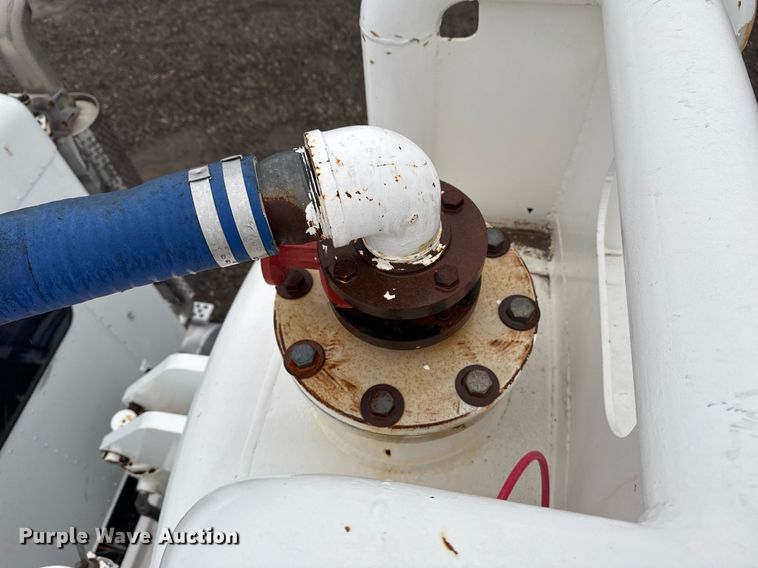 image for item EG2431 2007 Kenworth T800 vacuum truck