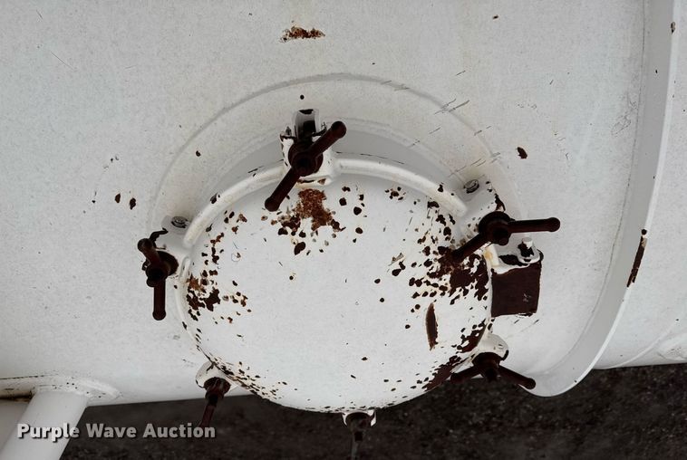 image for item EG2431 2007 Kenworth T800 vacuum truck