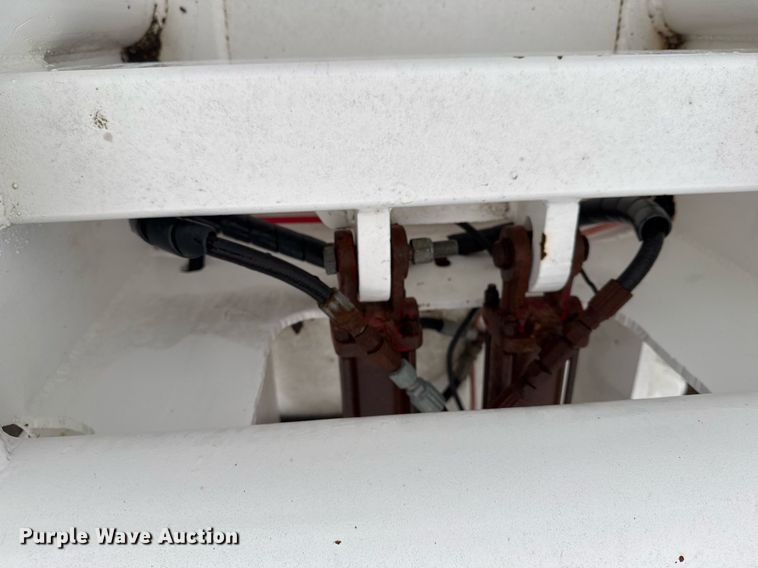 image for item EG2431 2007 Kenworth T800 vacuum truck