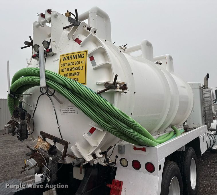 image for item EG2431 2007 Kenworth T800 vacuum truck