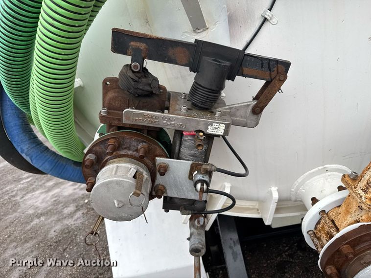 image for item EG2431 2007 Kenworth T800 vacuum truck