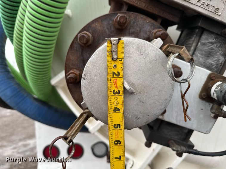 image for item EG2431 2007 Kenworth T800 vacuum truck