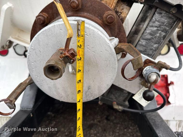 image for item EG2431 2007 Kenworth T800 vacuum truck