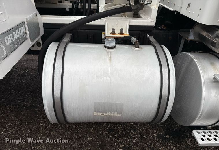 image for item EG2431 2007 Kenworth T800 vacuum truck