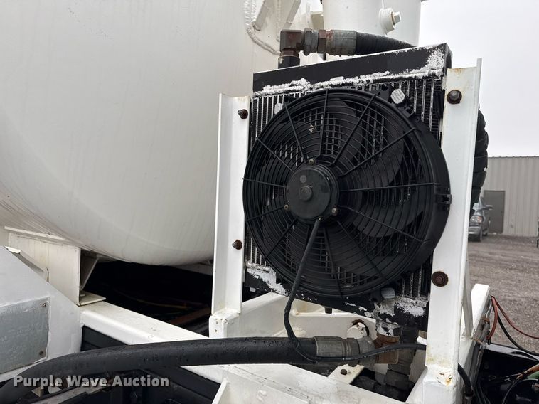 image for item EG2431 2007 Kenworth T800 vacuum truck