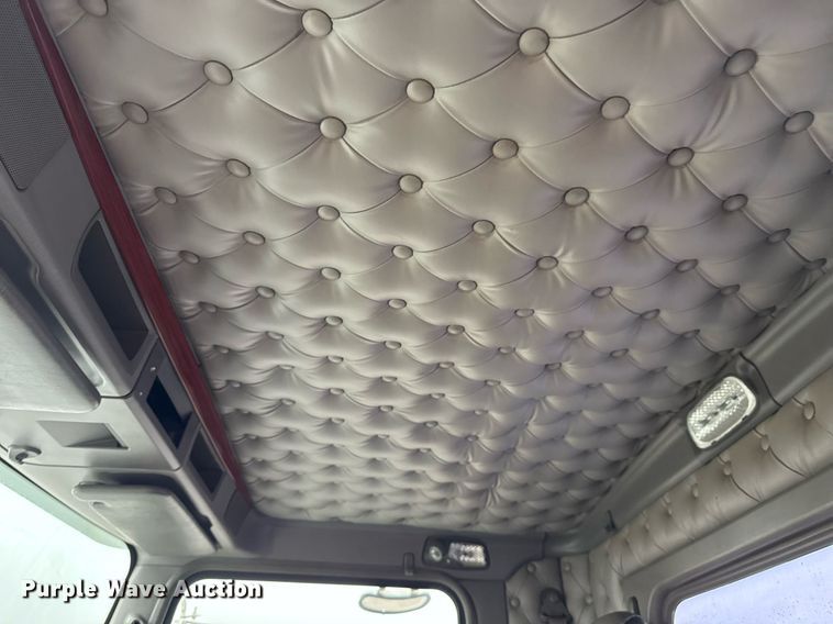 image for item EG2431 2007 Kenworth T800 vacuum truck