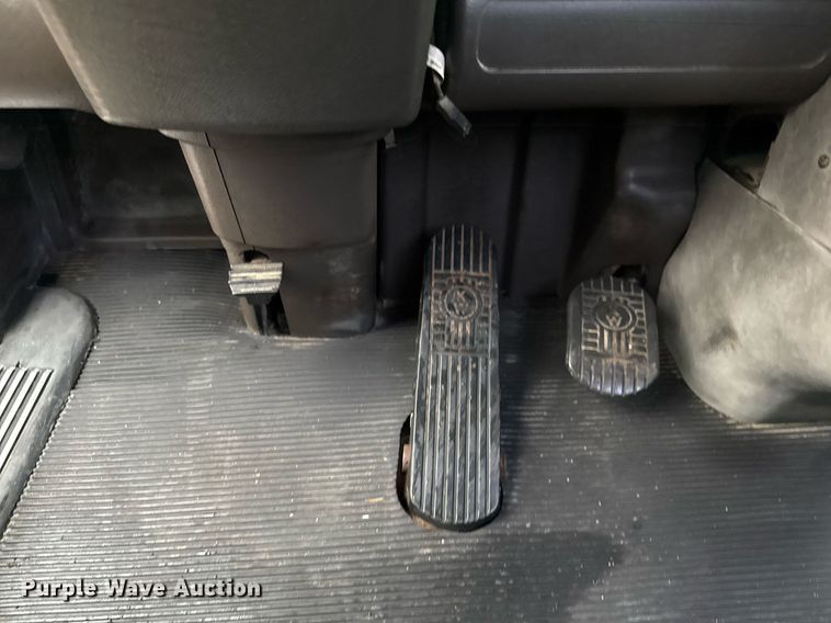 image for item EG2431 2007 Kenworth T800 vacuum truck