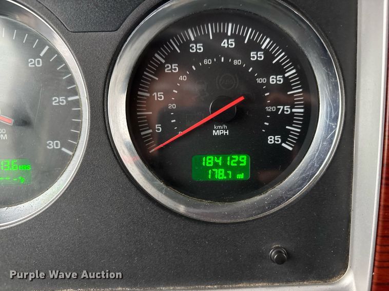 image for item EG2431 2007 Kenworth T800 vacuum truck