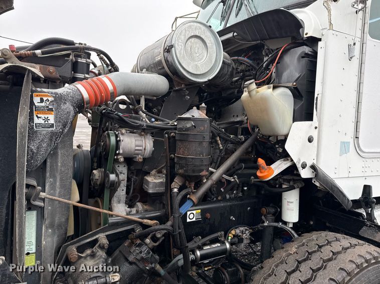 image for item EG2431 2007 Kenworth T800 vacuum truck