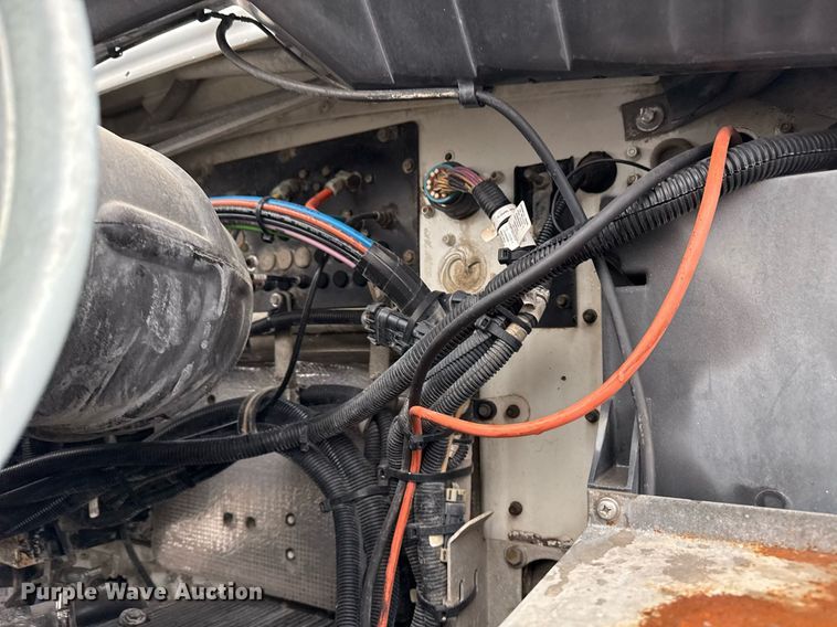 image for item EG2431 2007 Kenworth T800 vacuum truck