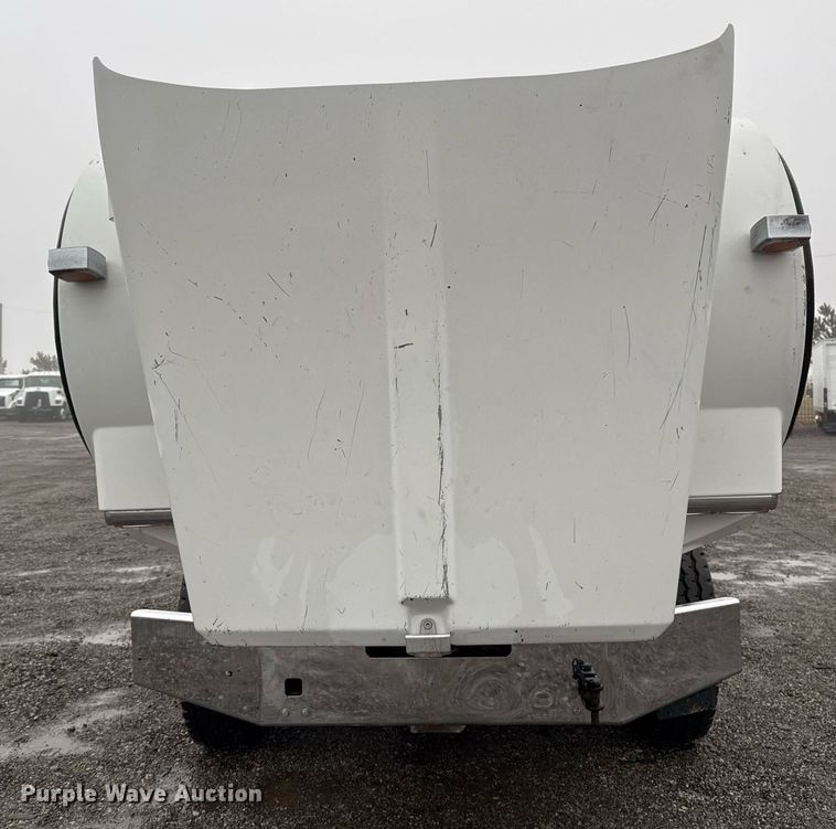 image for item EG2431 2007 Kenworth T800 vacuum truck