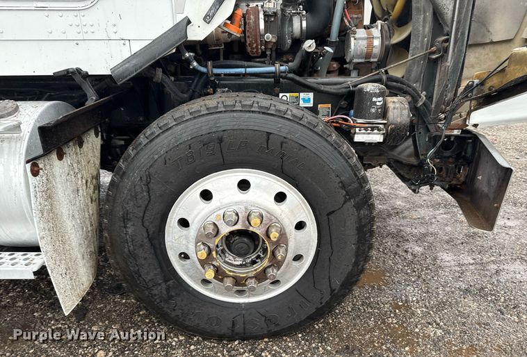 image for item EG2431 2007 Kenworth T800 vacuum truck