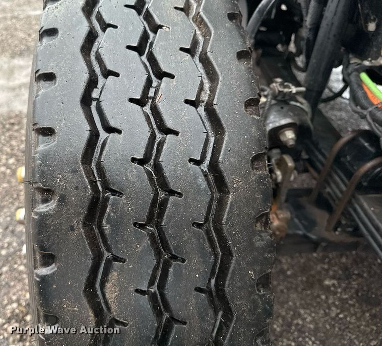 image for item EG2431 2007 Kenworth T800 vacuum truck