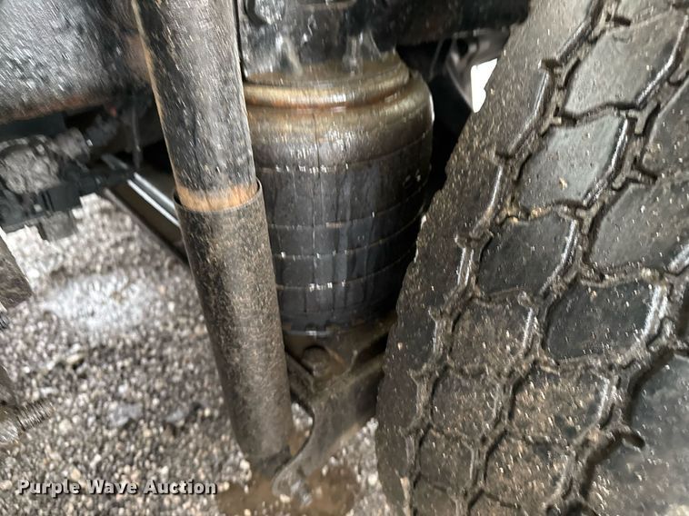 image for item EG2431 2007 Kenworth T800 vacuum truck